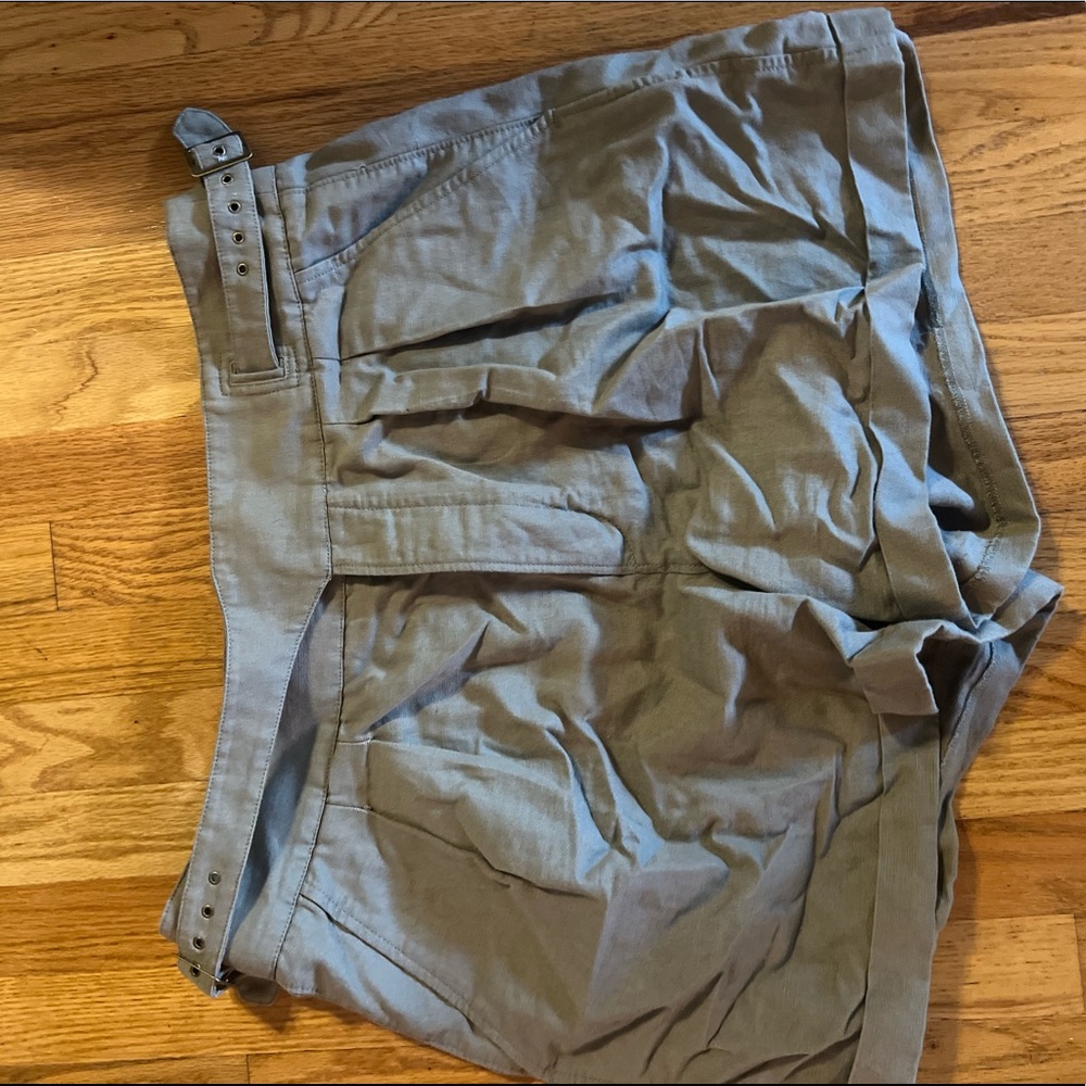 High waisted banana republic cargo short